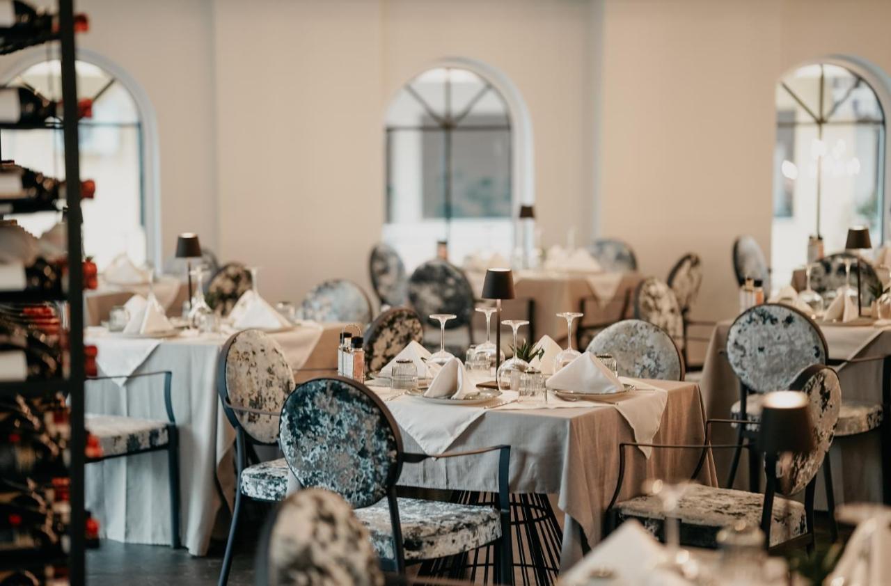 Martiness Hotel ドゥラス エクステリア 写真