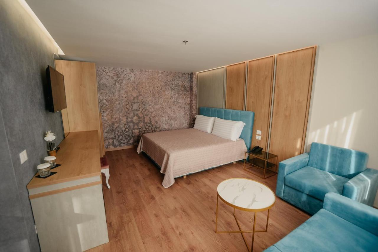 Martiness Hotel ドゥラス エクステリア 写真