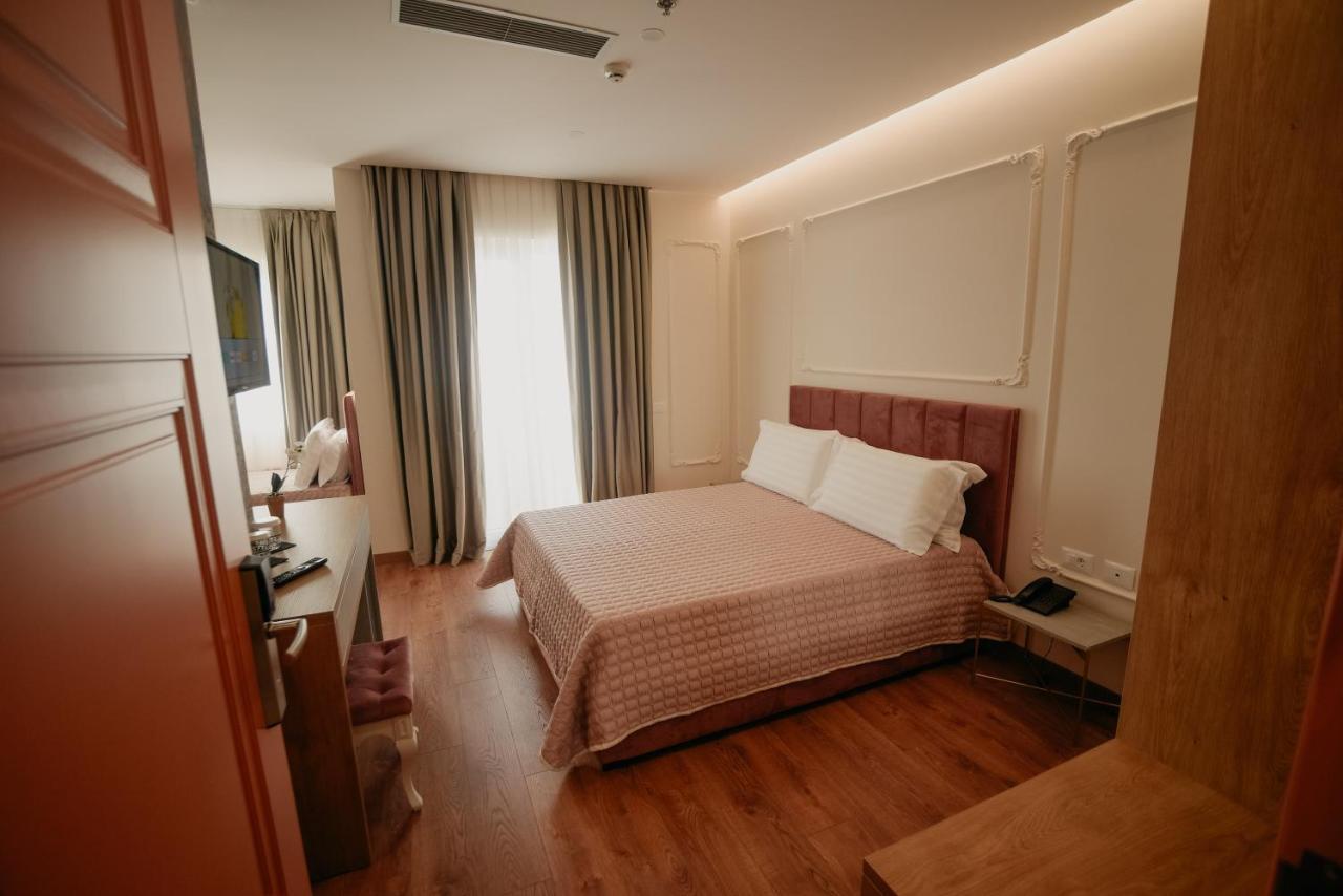Martiness Hotel ドゥラス エクステリア 写真
