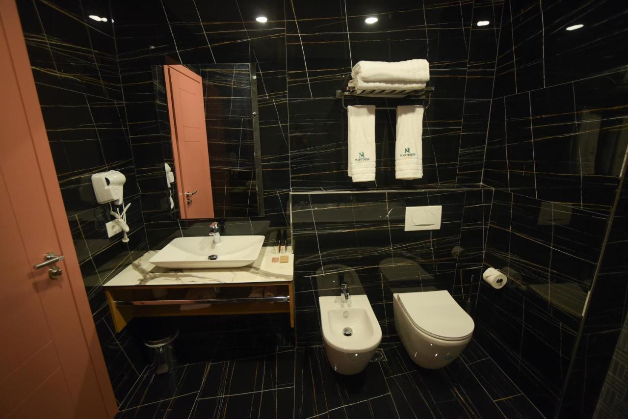 Martiness Hotel ドゥラス エクステリア 写真
